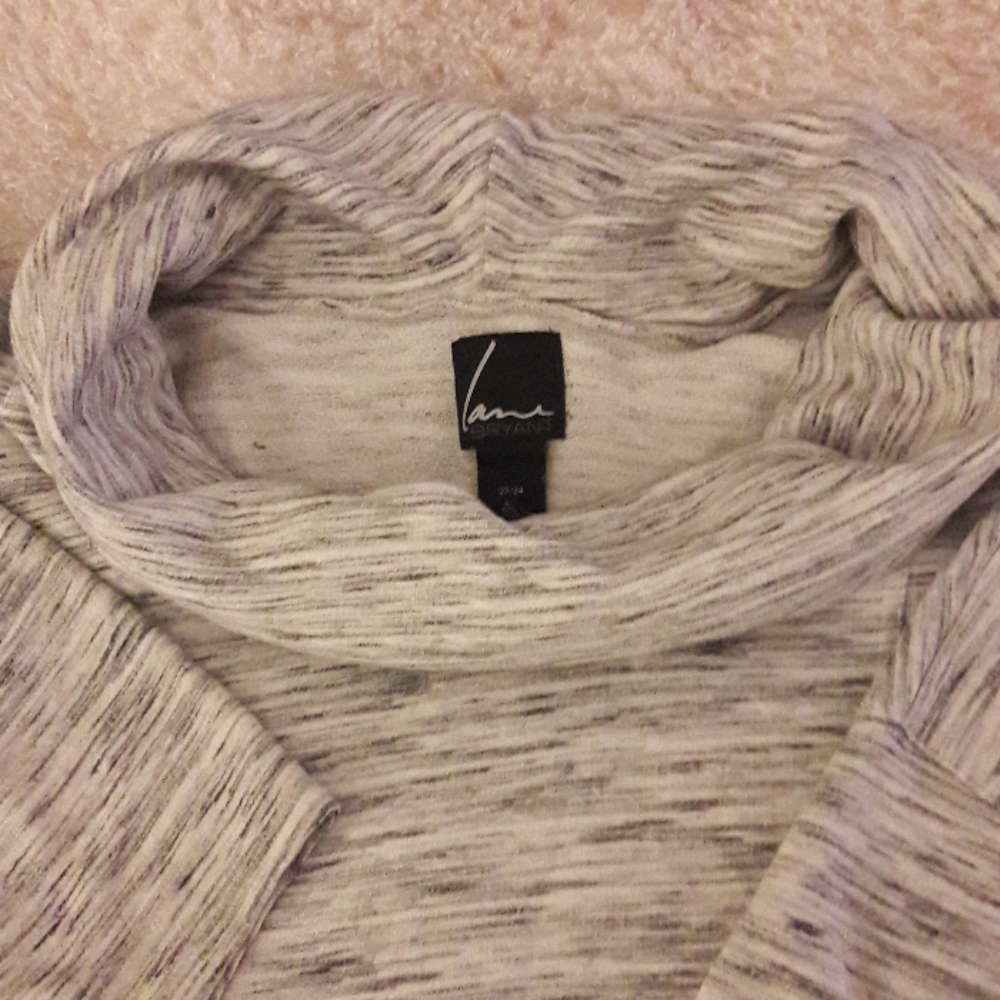 Top - Picture 2 of 3